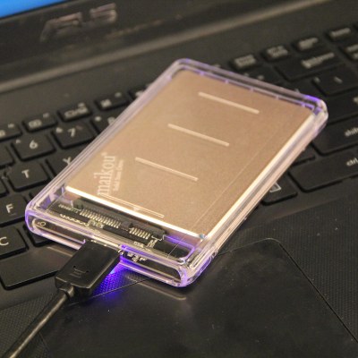 ไดรฟ์ Solid State แบบพกพา 2-in-1 USB 3.0 ฮาร์ดไดรฟ์ SSD ขนาด 2.5 นิ้ว