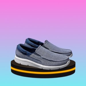 รองเท้าโลฟเฟอร์ลําลอง หุ้มข้อ สีฟ้า